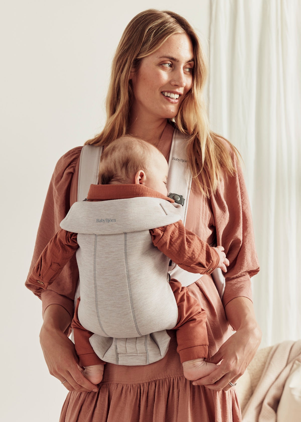 Choosing a Baby Carrier: Compare Fit, Adjustment and Your Usual Outing