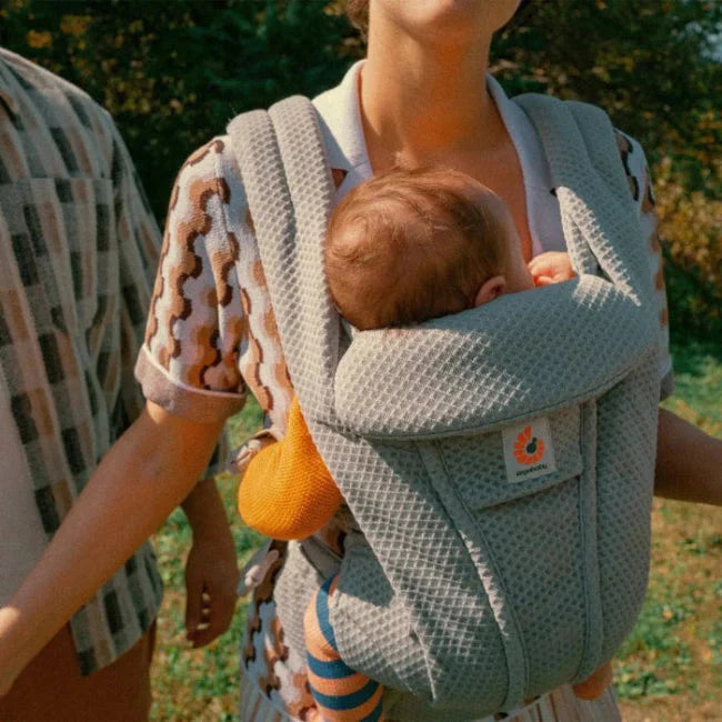 Ergobaby Omni Breeze vs Omni Deluxe Mesh: Is the Deluxe Upgrade Actually Worth It?