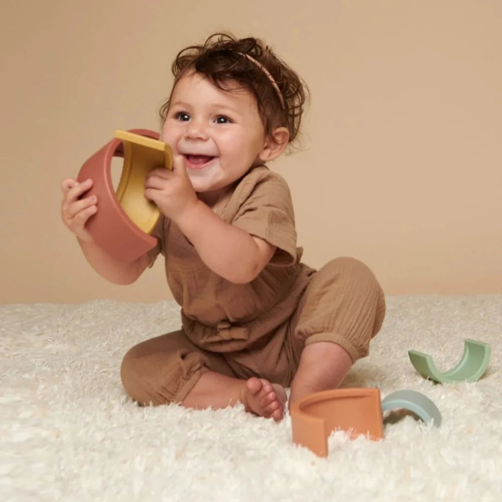 First Birthday Gift Ideas: Choose by Play Pattern, Space, and Repeat Use