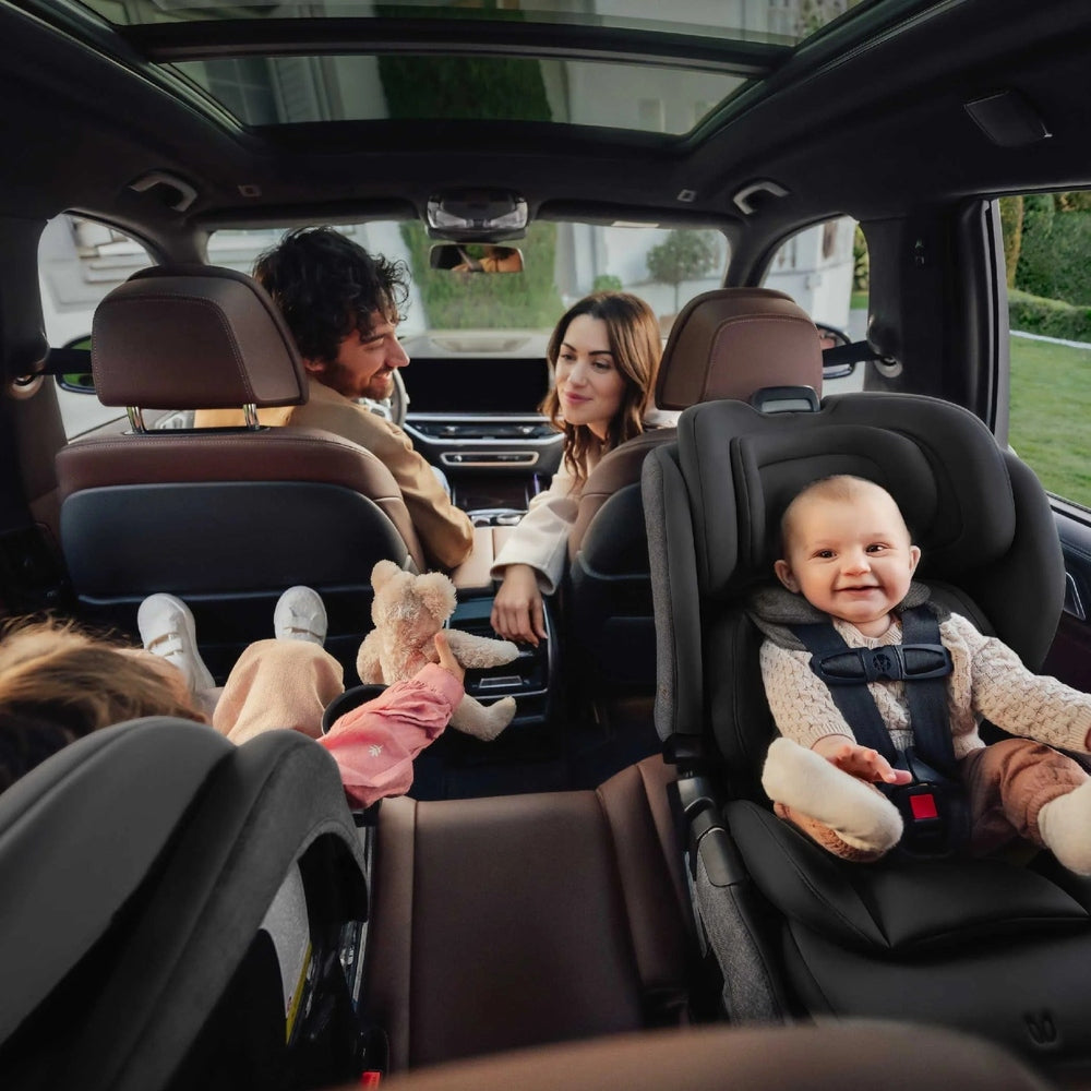 When Should a Car Seat Face Forward in Canada?