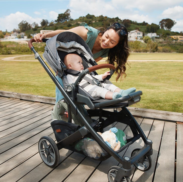 UPPAbaby Cruz V3 with PiggyBack vs Minu Duo in Canada: Board or Double Stroller?