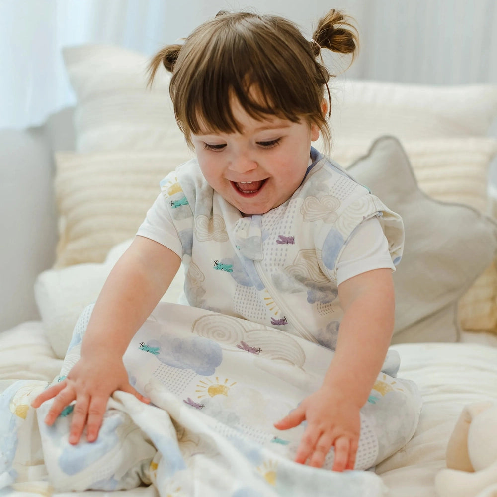 NEST DESIGNS Nest Designs 1.0 TOG Removable Sleeve Sleep Bag Fluffy Puffs cloud and airplane print with front zipper closure img 4/6