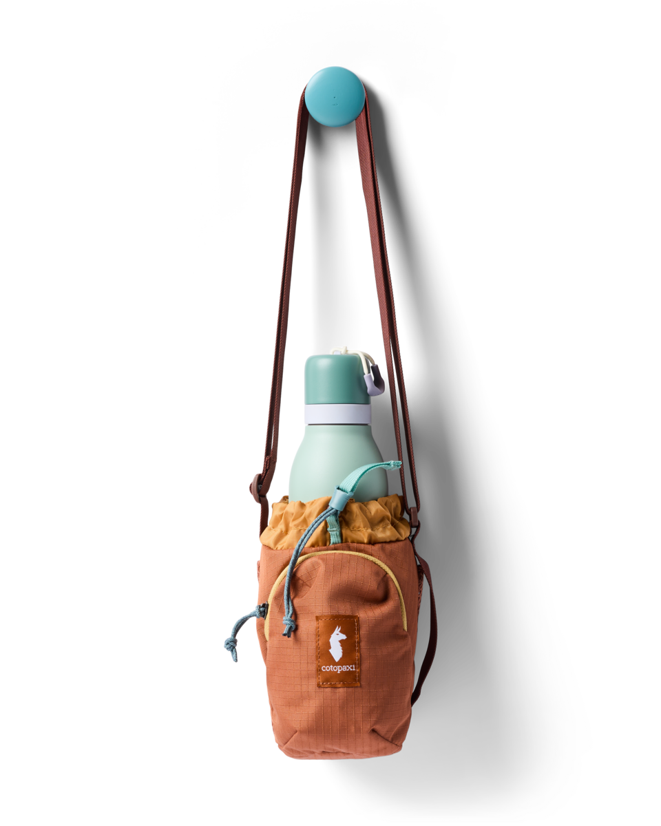 Cotopaxi Todo Water Bottle Sling Honeycomb/Whiskey angled view