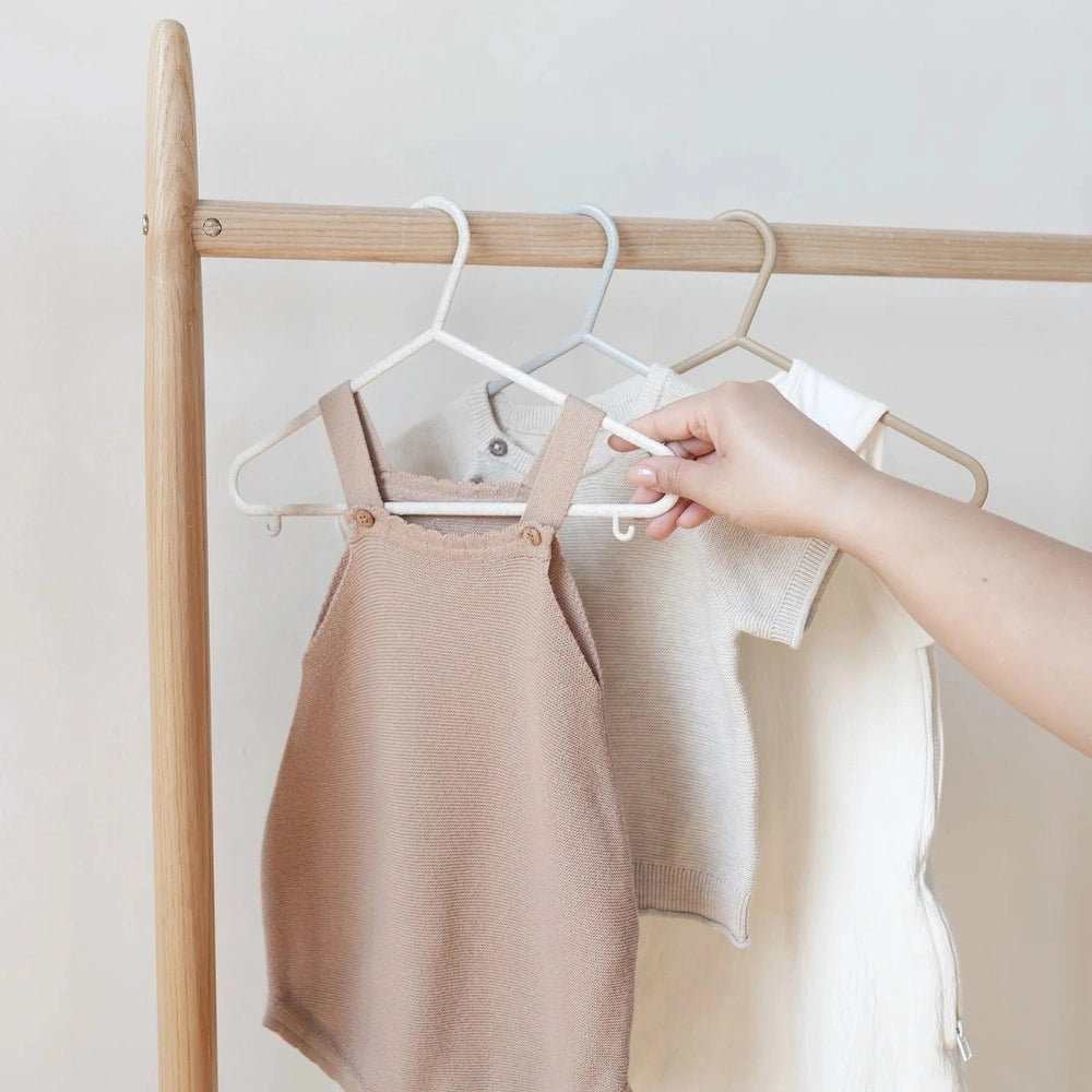 3 Sprouts baby wheat-straw hangers, assorted colors, 2-pack for baby clothes storage