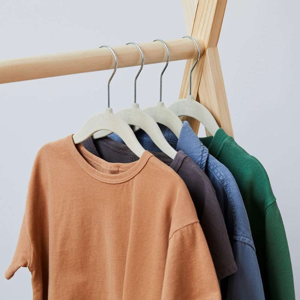 3 Sprouts velvet non-slip hangers, 10-pack for baby clothes storage in assorted colors