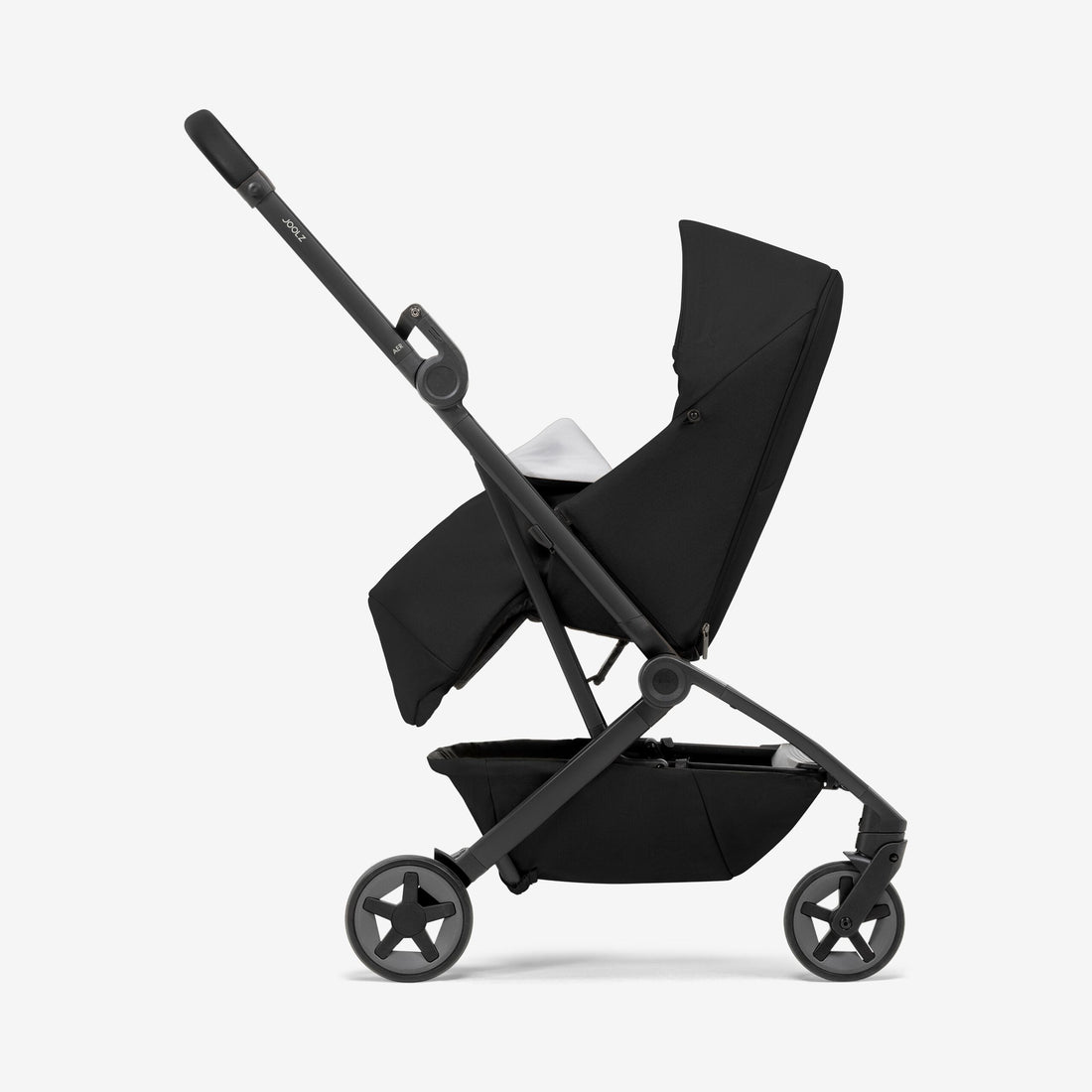 Joolz Aer² Nest to Seat - parent-facing nest profile