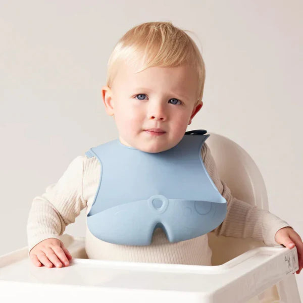 B.box silicone bib for babies, blue with a front pocket to catch spills - B.BOX
