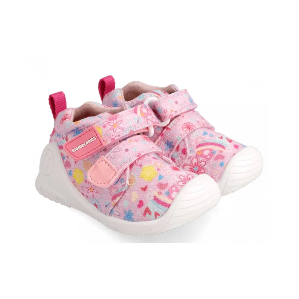 Biomecanics Rose Y Flores baby shoes with pink floral fabric, Velcro straps, white sole.