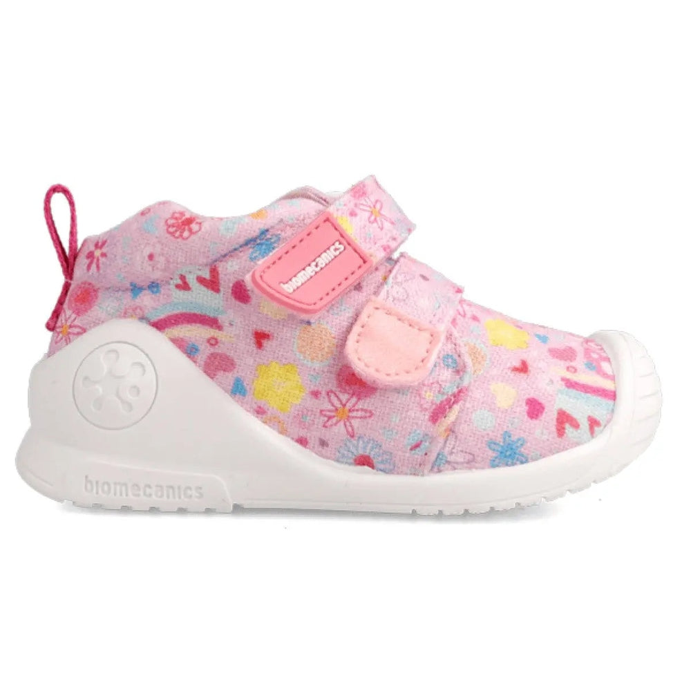 BIOMECANICS Rose y Flores baby shoe in pink floral fabric; Velcro straps fasten for easy wear, white sole.
