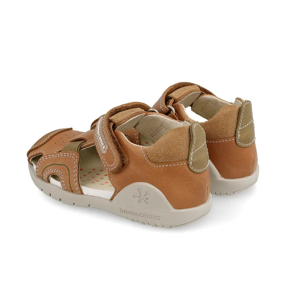 Biomecanics Sandalla Urban Arena Kaiser sandals in tan leather, shown with fastened Velcro straps and light sole.
