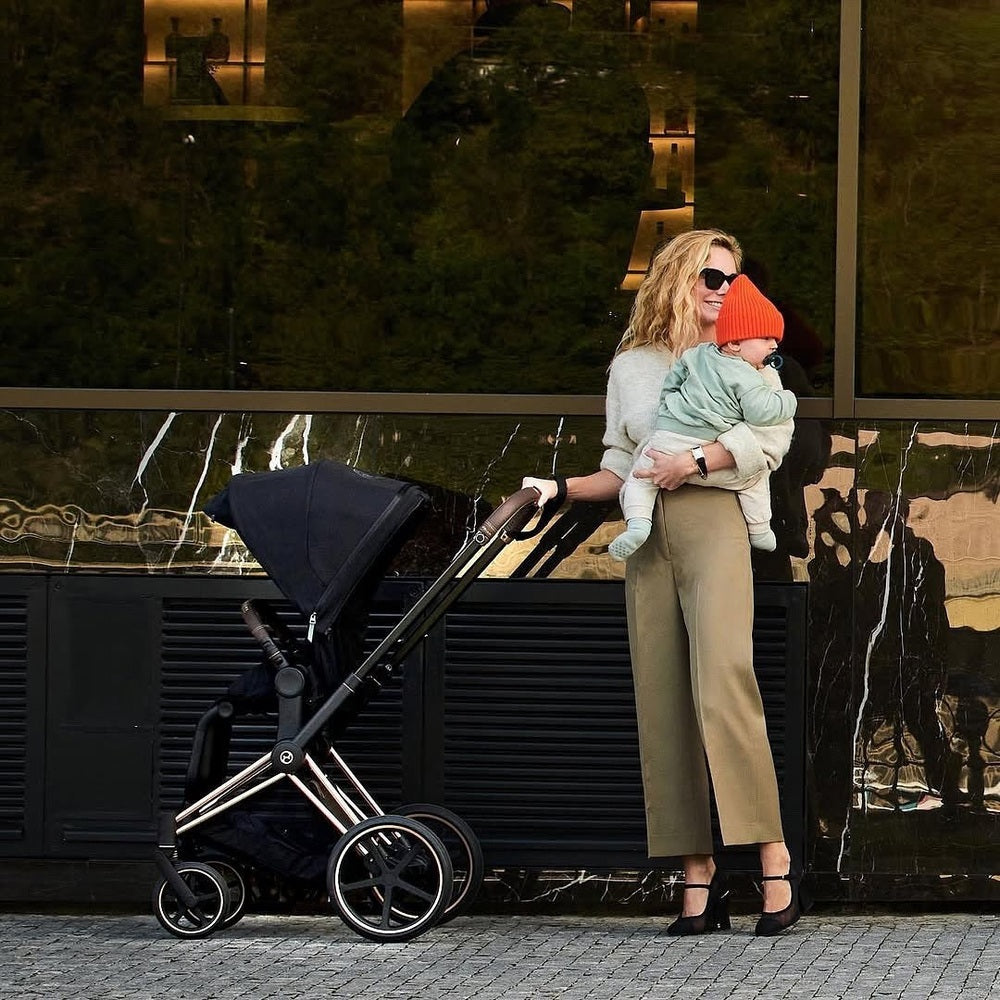 Cybex Priam 4 Stroller Rose Gold/Sepia Black + Priam Lux Carry Cot Sepia Black + Cloud G Saving Bundle