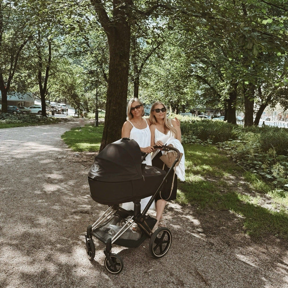 Cybex Priam 4 Stroller Rose Gold/Sepia Black + Priam Lux Carry Cot Sepia Black + Cloud G Saving Bundle