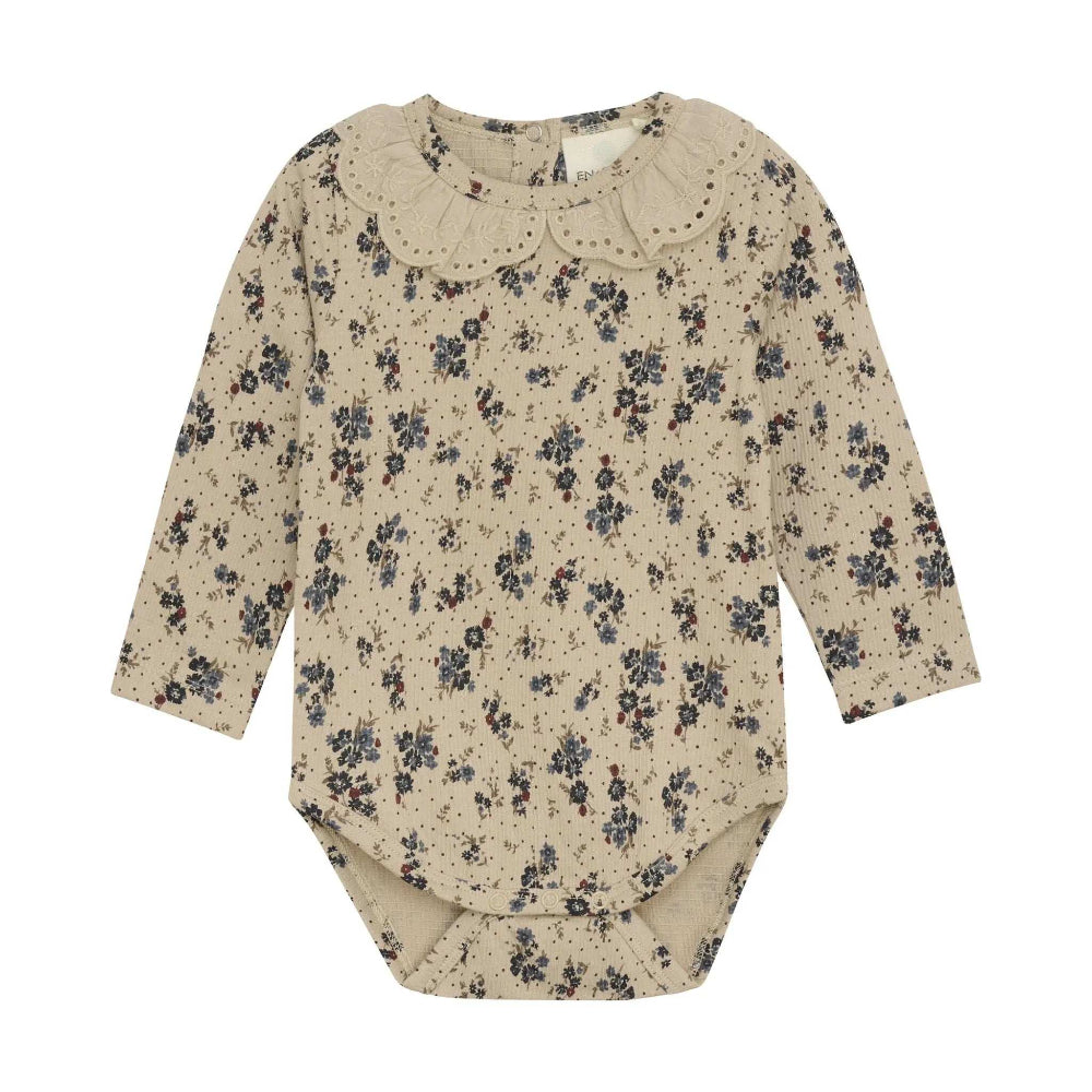 En Fant beige floral long-sleeve baby bodysuit with decorative lace collar