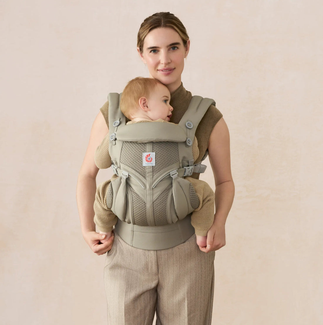 Ergobaby Omni Classic Mesh Baby Carrier Soft Olive front carry view with padded shoulder straps