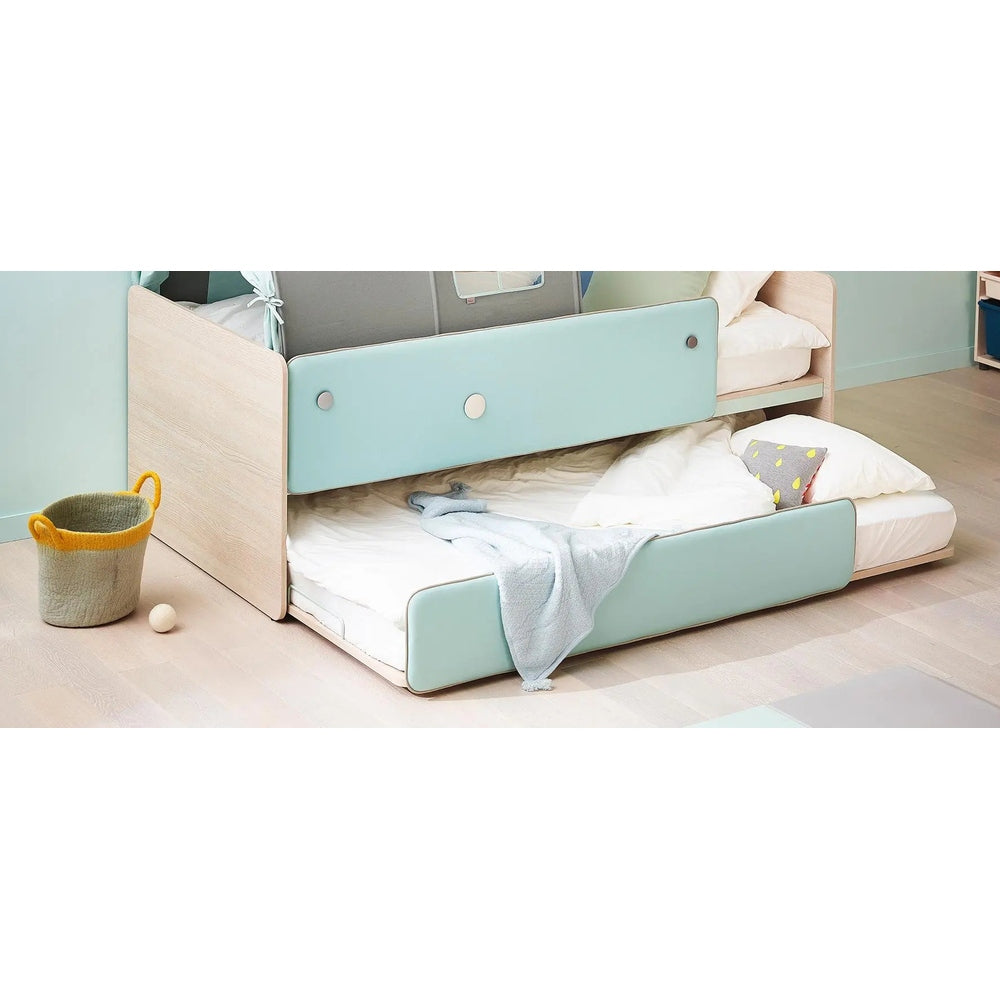Iloom Cabin 2 Story Sliding Bed 1000W, teal panels on a light-wood frame with a pulled-out lower bed.