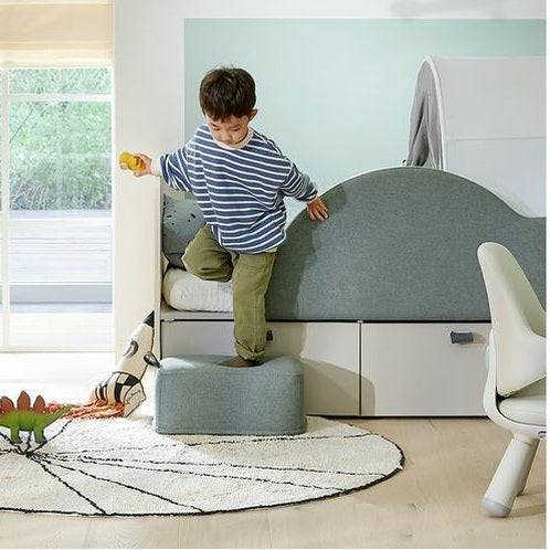 ILOOM Tiede Bed toddler bed with gray storage drawers and integrated stepping stool