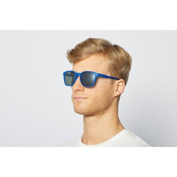 Izipizi Nautic sunglasses for adults, King blue frame with polarized lenses
