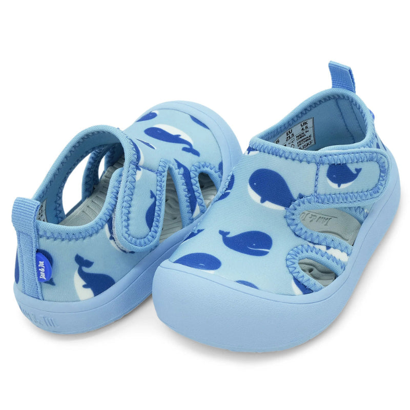JAN & JUL Sunnybreeze toddler sandals in light blue with whale print