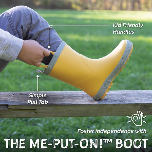 JAN & JUL Puddle Dry boot for babies with kid-friendly handles, yellow rubber, pull tab
