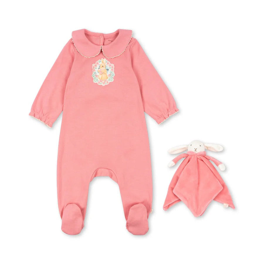 Konges Slojd Coty Gift Set Strawberry Ice: pink baby romper with scalloped collar; bunny lovey blanket beside.