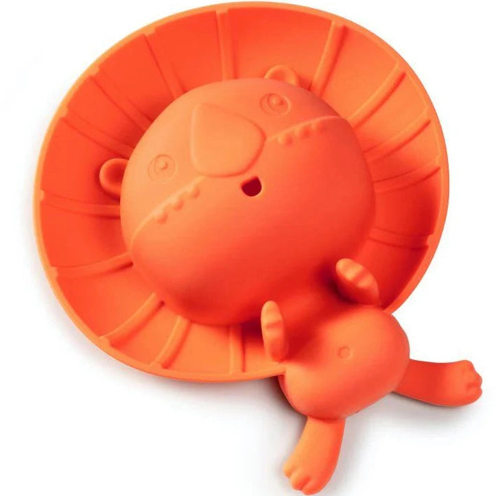Jack the Floating Lion bath toy by Lilliputiens, bright orange