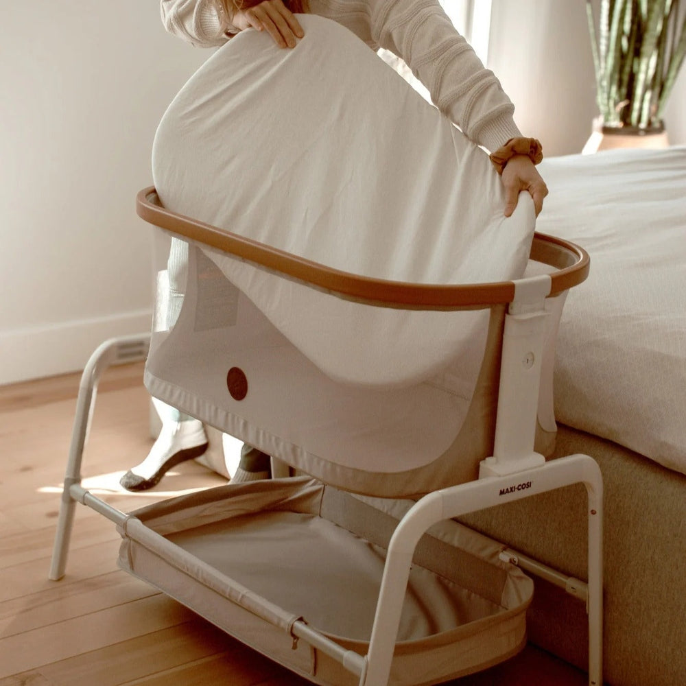 MAXI COSI Iora bedsheets 2-pack in white for baby bed; soft, breathable cotton sheets.