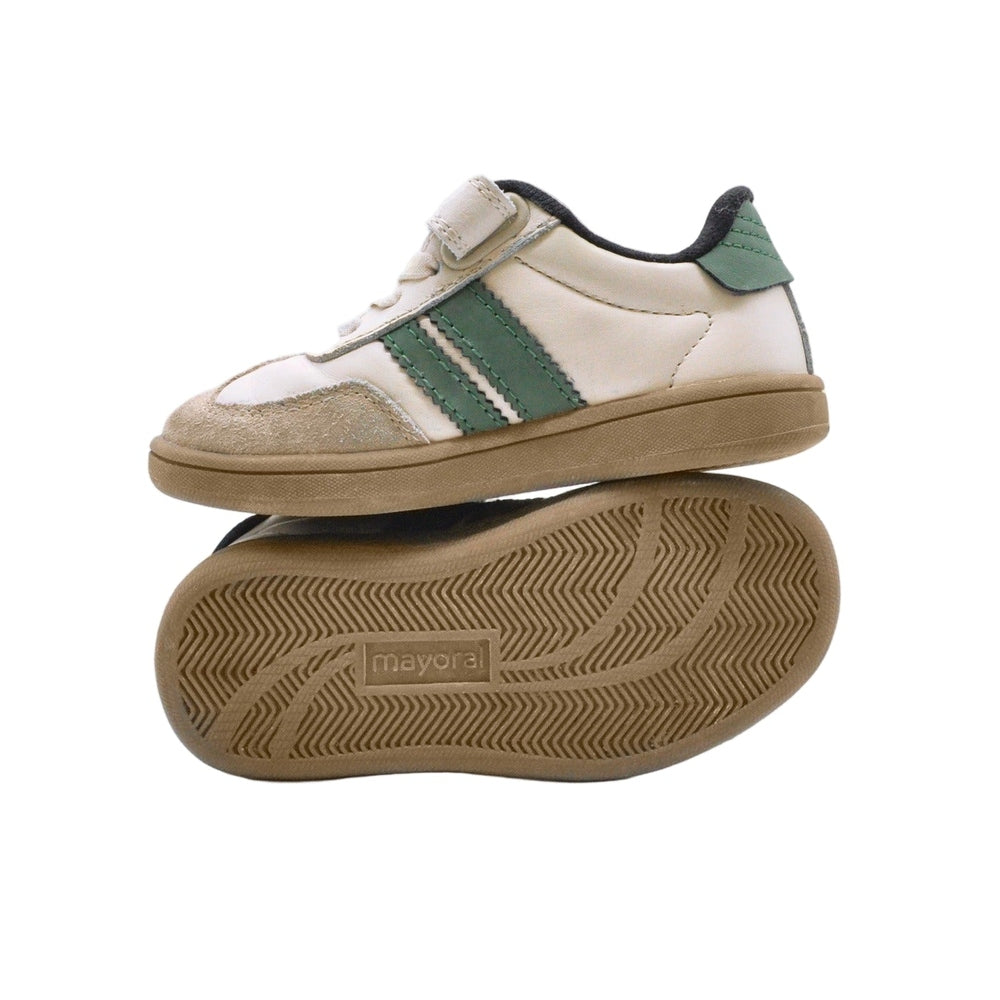 Mayoral Trainers Natural baby sneakers in white/beige with green stripes and gum sole, stacked to reveal the outsole.