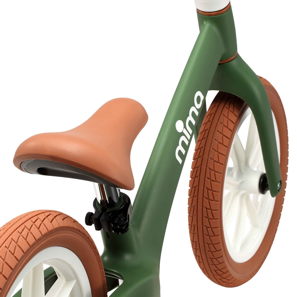 Mima Zoom Lite Balance Bike in Green seat detail