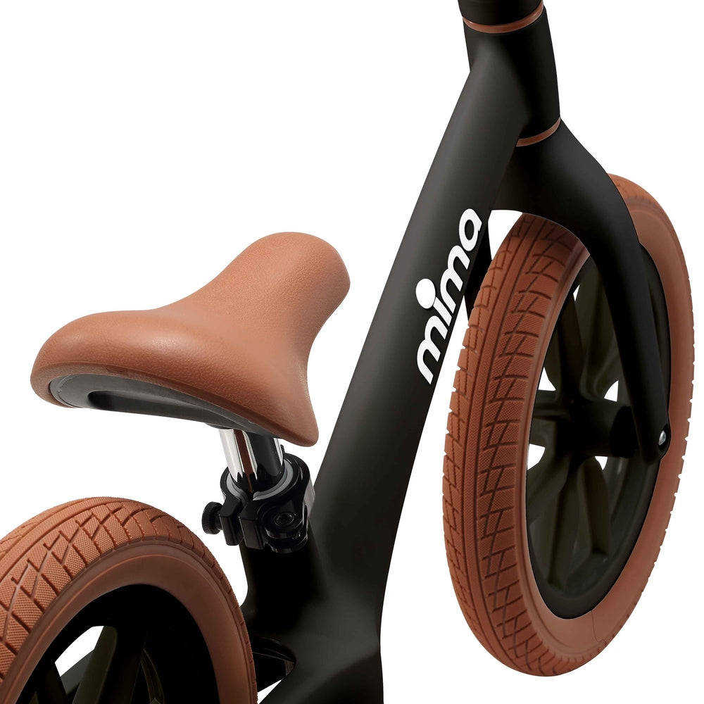 Mima Zoom Lite Balance Bike in Black seat detail