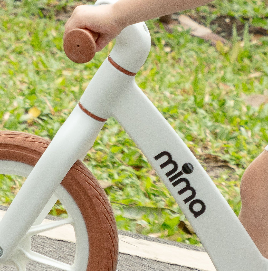 Mima Zoom Lite Balance Bike white ready to ride feature