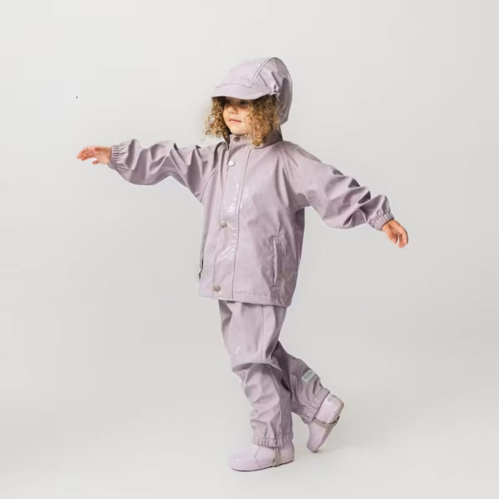 MINI A TURE Matreinar rain set in purple for kids; hooded jacket with elastic cuffs and matching pants