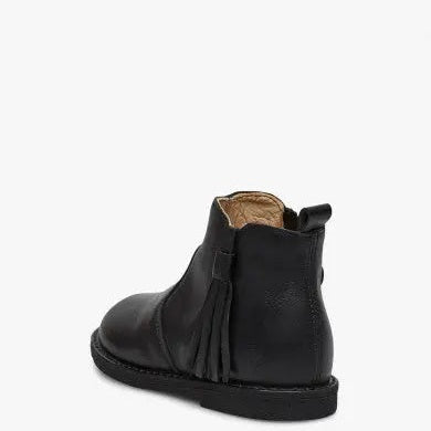 Naturino Durham Nappa Spazz Black baby bootie, black leather with fringe, back view showing pull-tab.