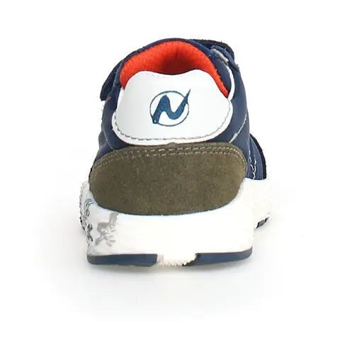 Naturino Jesko Vl Celeste Navy toddler sneakers; navy upper, brown suede heel, white sole, back view.