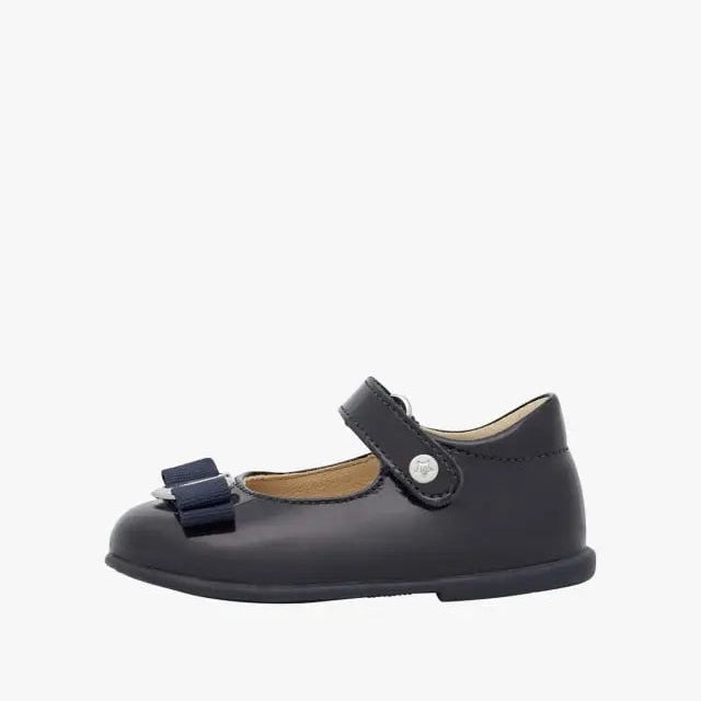 Naturino Jete patent leather baby ballerinas in black with Velcro strap and navy bow