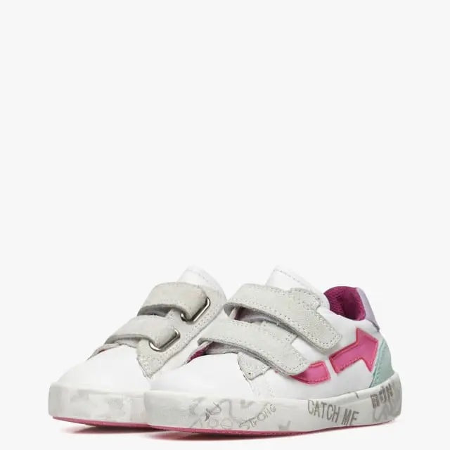 Naturino Kristil Vl toddler sneakers white with pink accents; two gray Velcro straps fasten for easy wear.