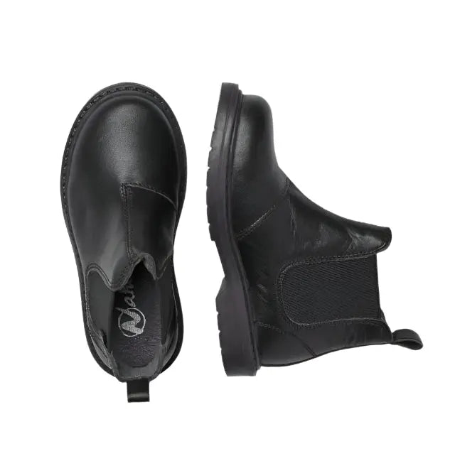 Naturino Piccadilly Chelsea Calfskin Boots Black for toddlers; pull-on style with elastic side panel and back tab.