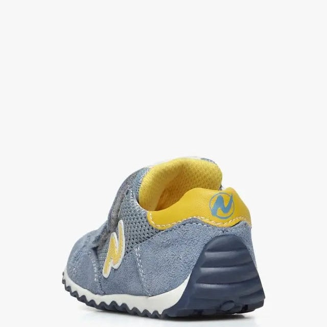 Naturino Sammy 2 Vl Suede Light Blue toddler shoe; gray suede, yellow lining, rugged blue outsole visible from the rear.