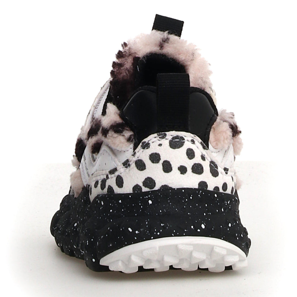 Naturino Yamano 3 Junior White-Black toddler sneakers with spotted pattern and fluffy lining, shown from rear.