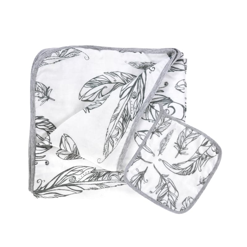 Nest Designs 4-layer bamboo nesting blanket feather white with grey trim for babies