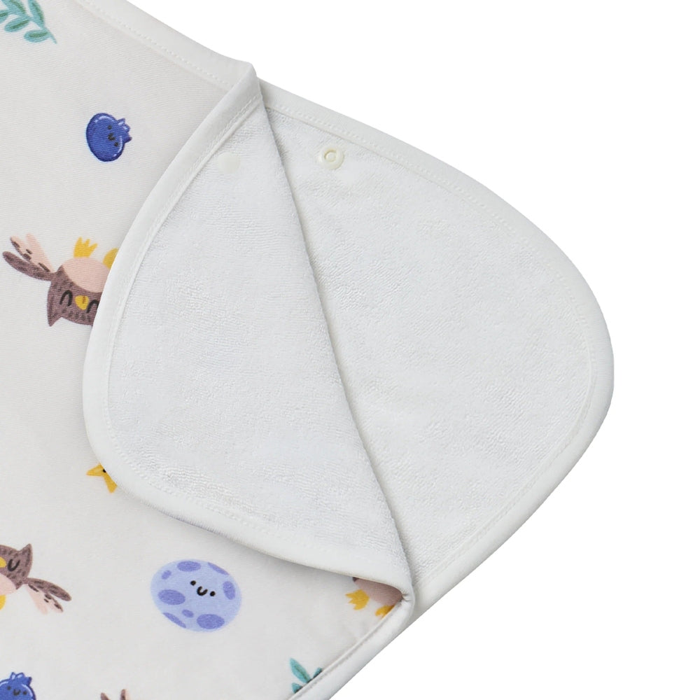 Nest Designs Bamboo Muslin Burp ’n Bib 2-pack Fall Magic; white bibs with woodland prints and soft terry backing