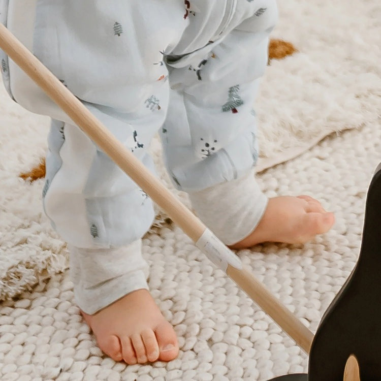 Nest Designs Raglan Bamboo Long Sleeve Footed Sleep Bag 2.5 Tog Snowy Snuggles