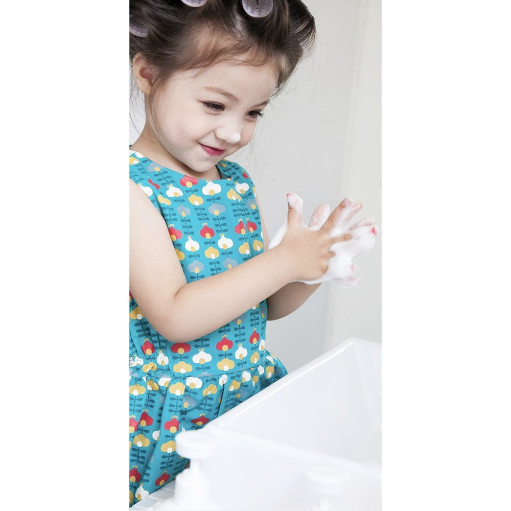 Puttisu Clean Bubble Facial Cleanser 150 ml, gentle foaming formula, child with foamy bubbles