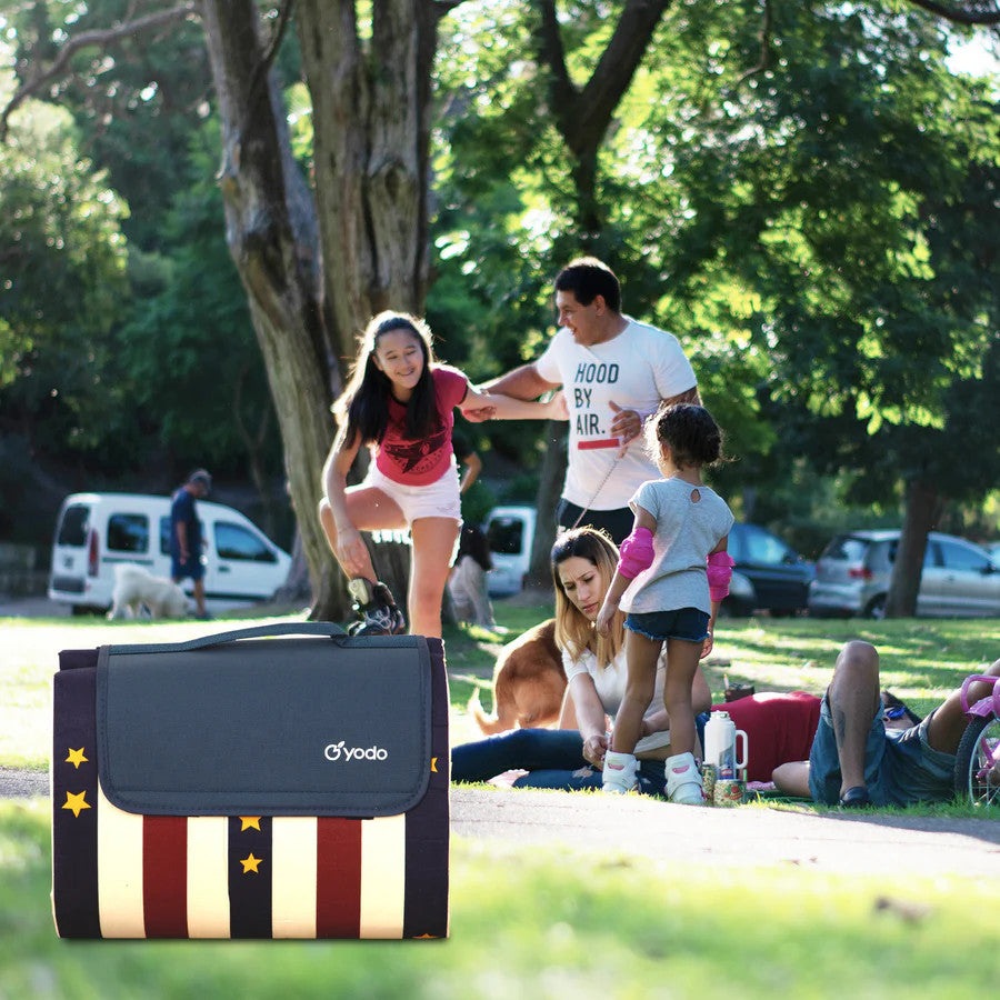 Ray Star 79x79 picnic blanket in red and blue stripes, sandproof and waterproof for beach or park