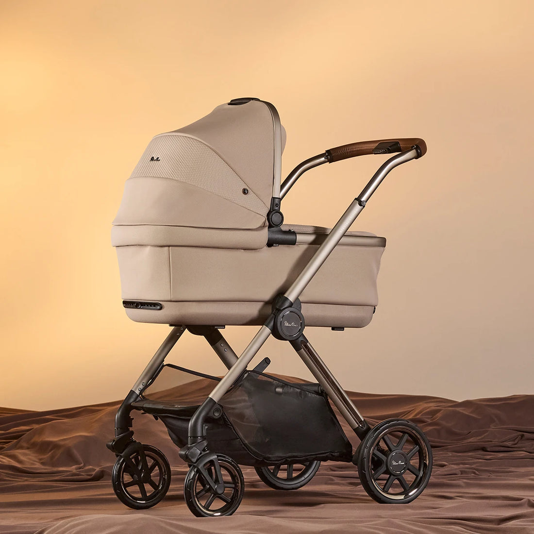Silver Cross Reef 2 Stroller + Bassinet Travel System Bundle (3 Piece) — official bundle gallery view 04