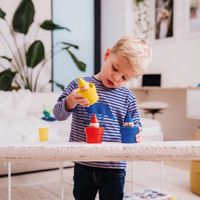 Smart Games Gnome Sweet Gnome stacking gnomes in red, blue and yellow (3 pieces)