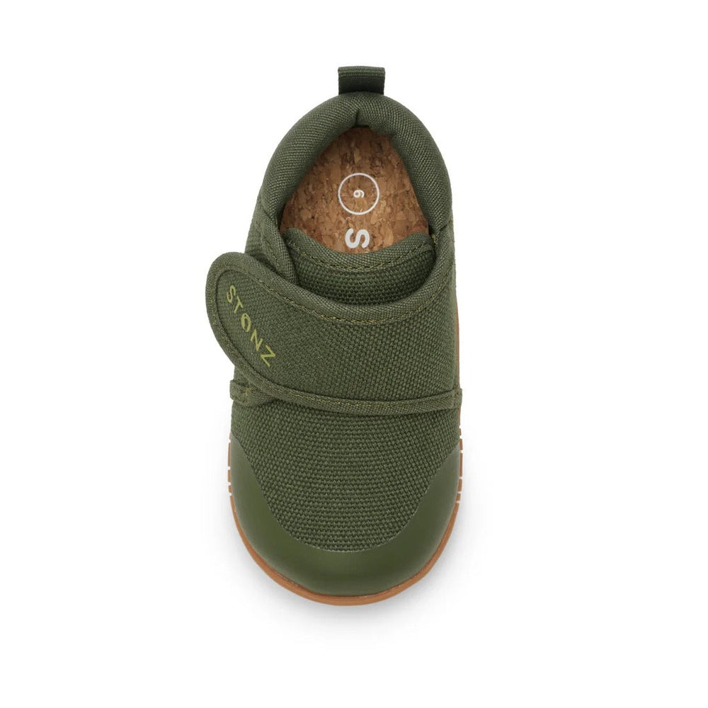 Stonz Cruiser Natural Baby Shoes Cypress, olive green Velcro‑strap toddler footwear with cork-lined interior