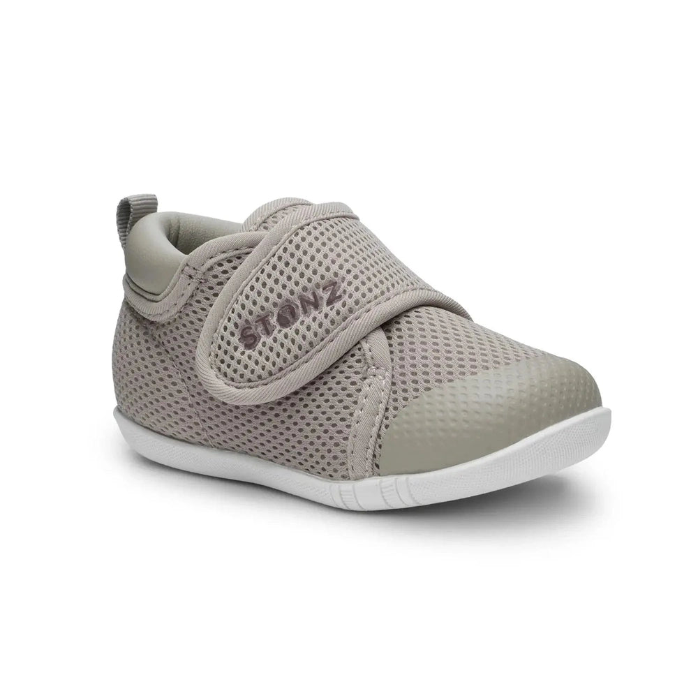 Stonz Cruiser Original Baby Shoes Dune in beige mesh with Velcro strap, breathable toddler footwear.