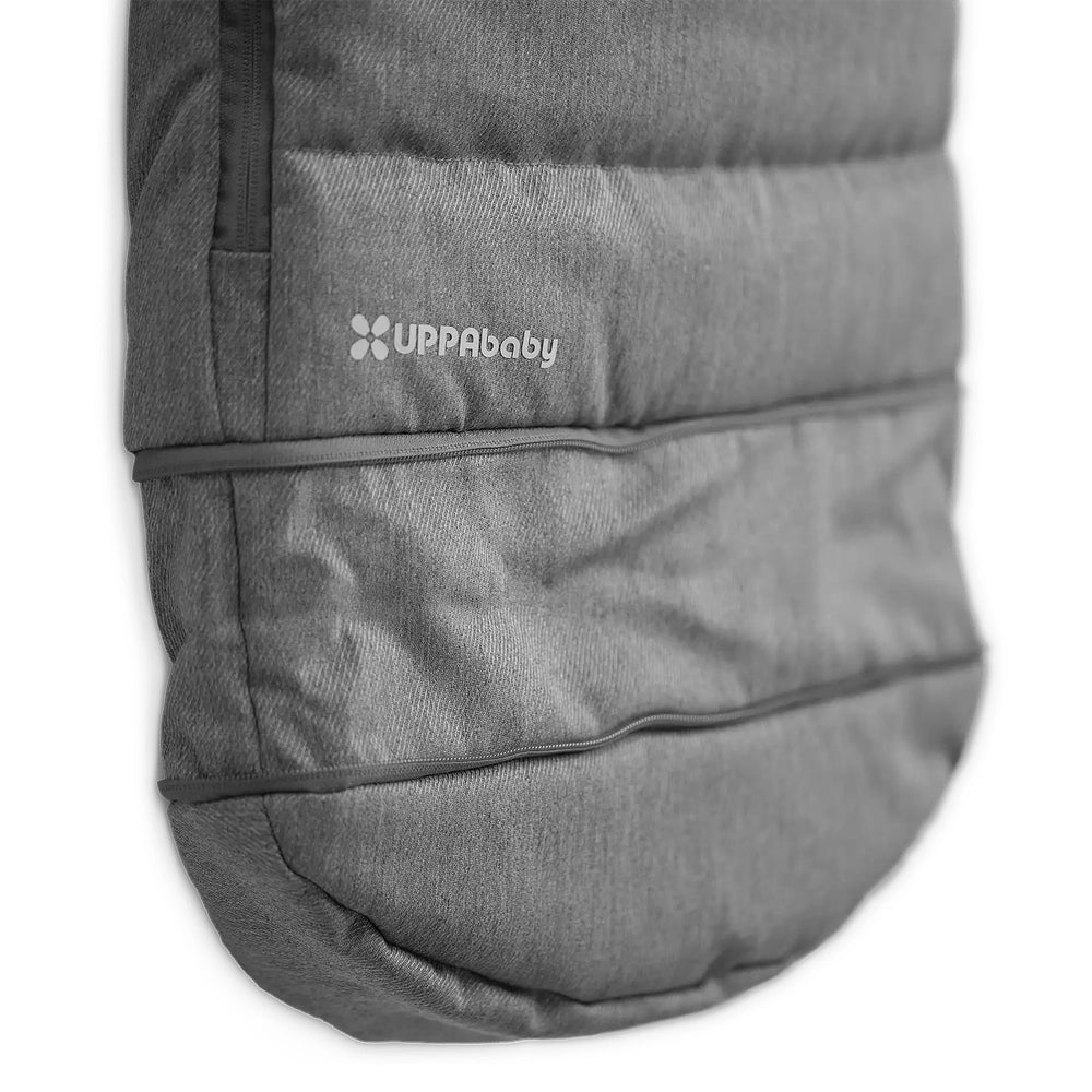 UPPAbaby Cozy Ganoosh gray stroller footmuff with quilted padding and warm lining.