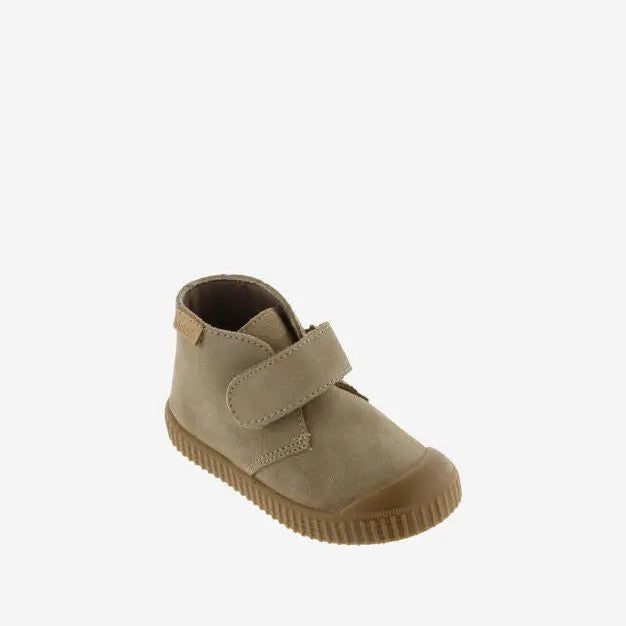 Victoria Shoes 1915 split leather safari plimsoll with straps in tan, straps securely fastened over a rugged rubber sole.