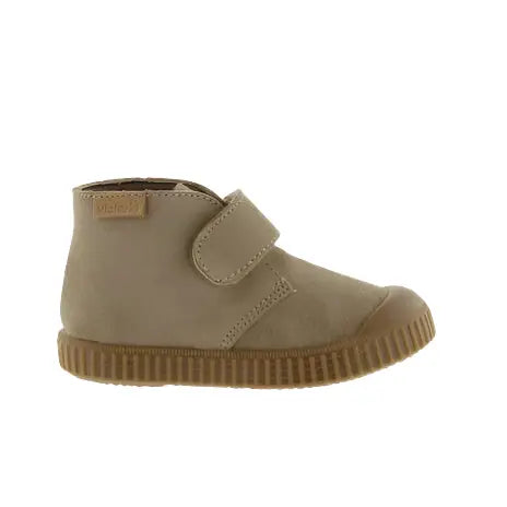 Victoria Shoes 1915 Split Leather Safari Plimsoll With Straps Arena tan toddler boot with two Velcro straps.